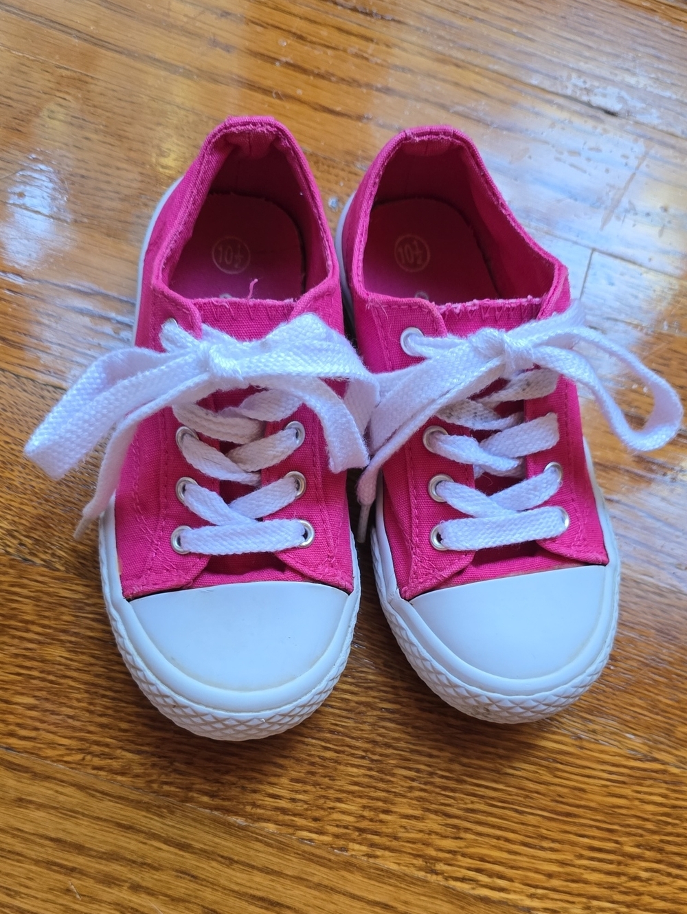 Airwalk Kids Hot Pink Canvas Lace-Up Sneakers with White Accents